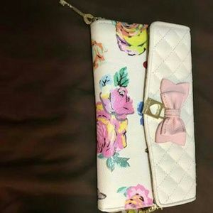 Betsey Johnson wristlet wallet